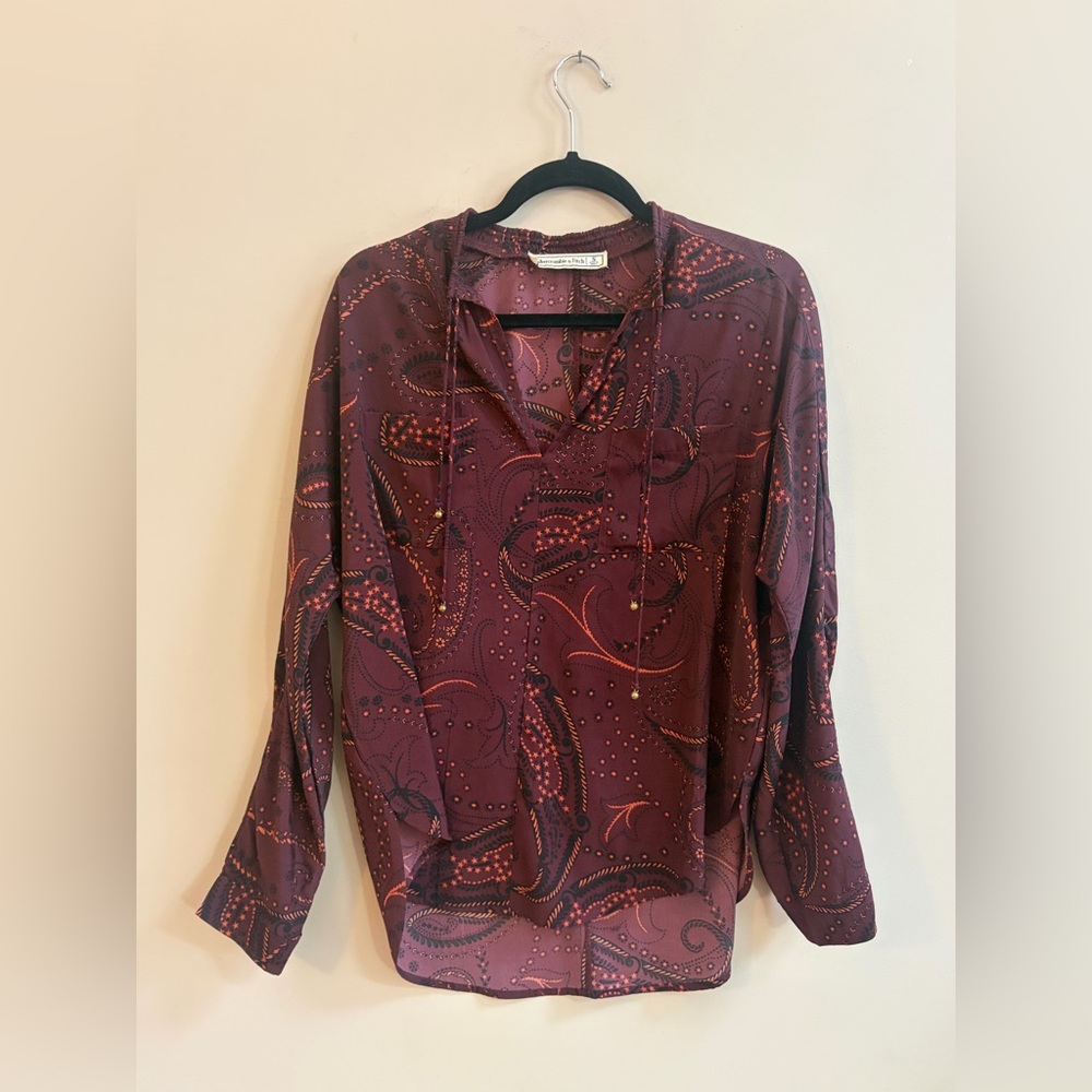 Abercrombie & Fitch Maroon Paisley Long Sleeve V-Neck Boho Blouse Shirt Top
